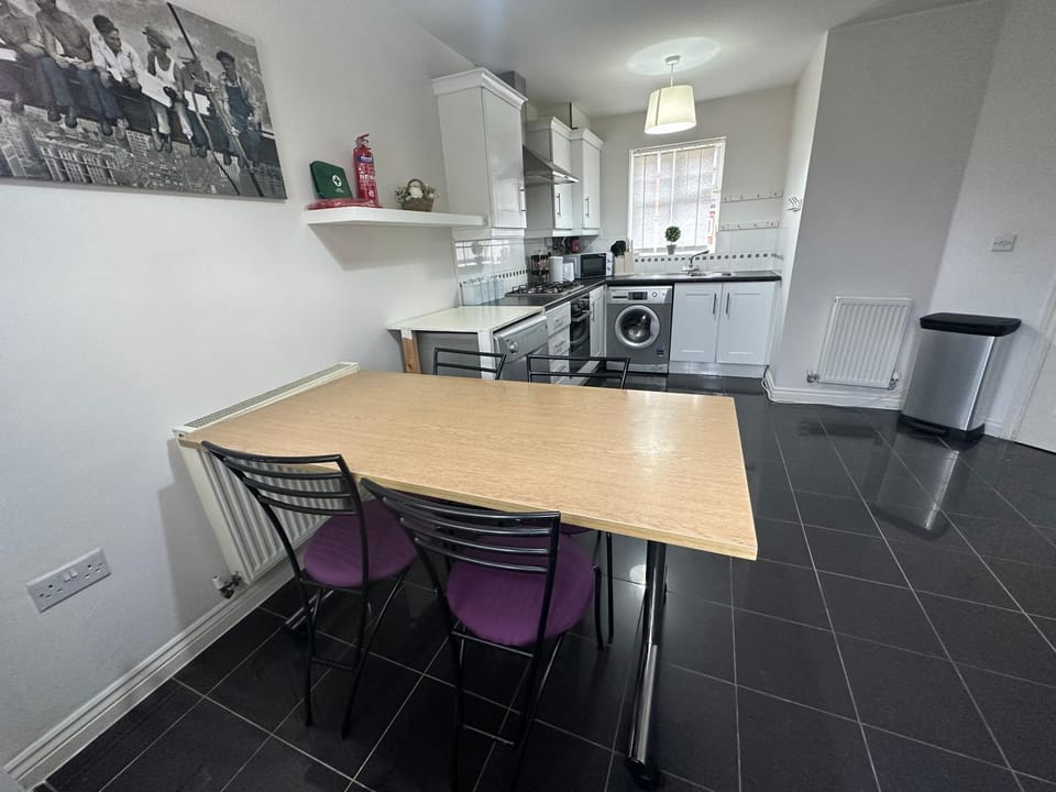 City Airport Apartment Apartment in England
