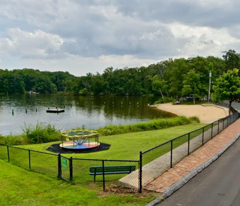 London Towne Bungalow Wloft - Walk To The Beach! House in Anne Arundel County
