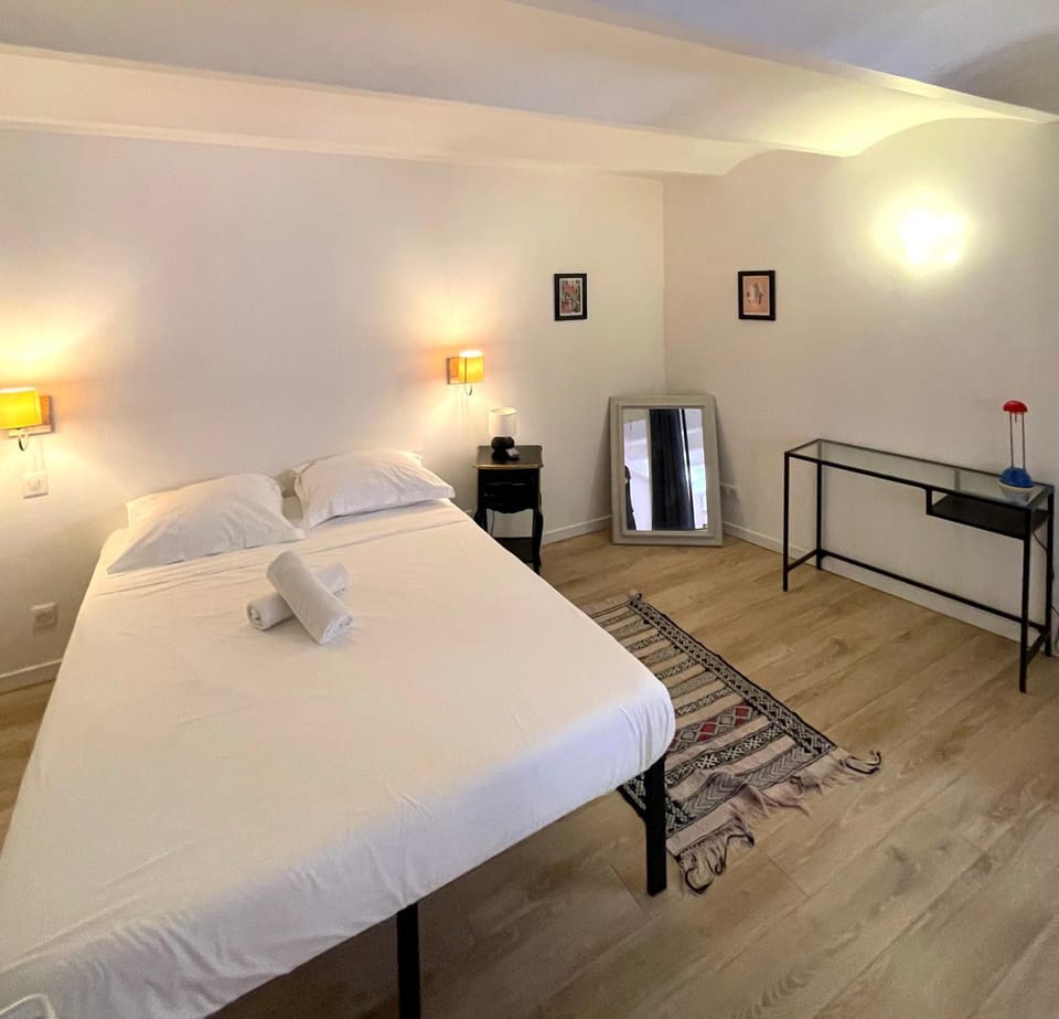 Loft climatisé 113m2 - 6 personnes - Quartier du Panier Apartment in Marseille