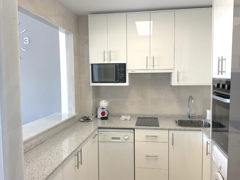 Kitchen or kitchenette, minibar, pet friendly, stove