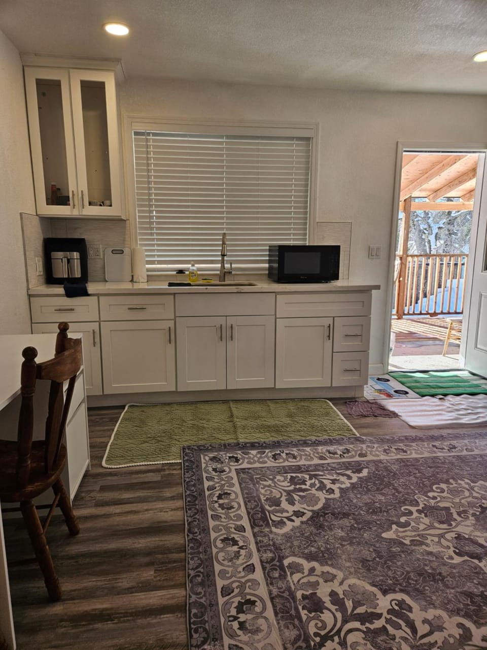 Shasta Om, 1BR1BA Back unit House in Mount Shasta