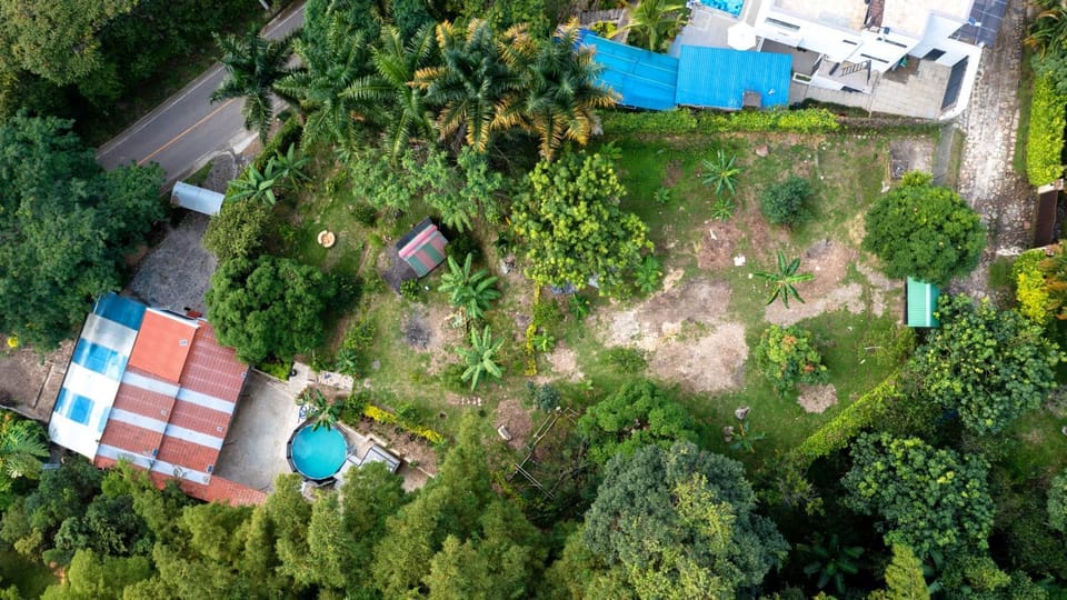 Casa El Guadual House in Cundinamarca, Colombia
