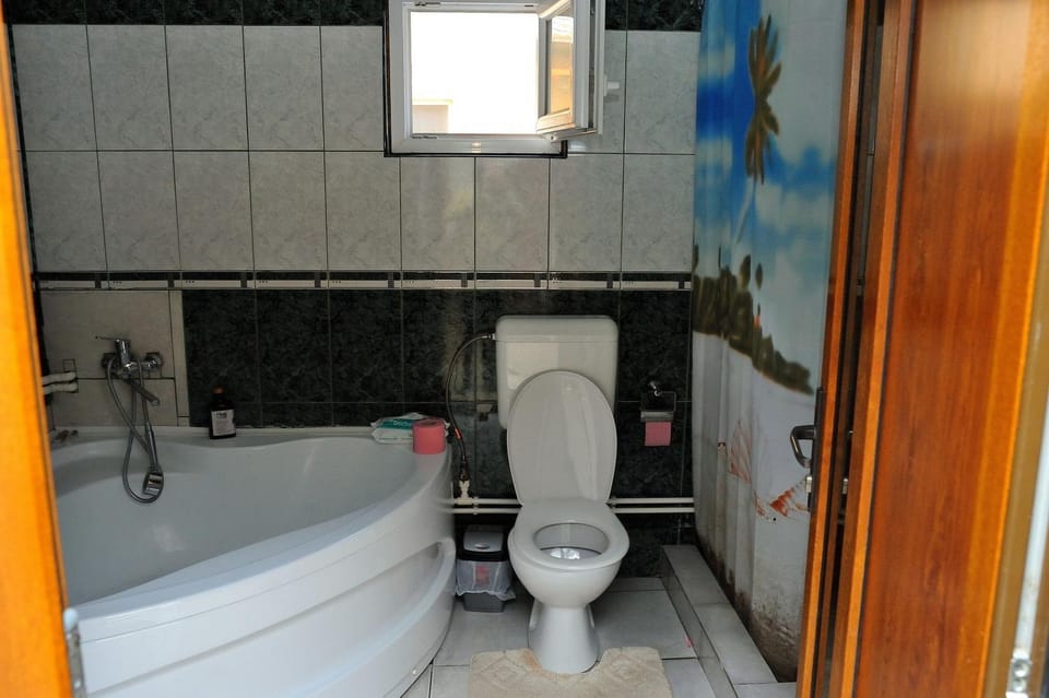 Bathroom, Bath
