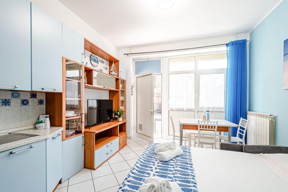 TV and multimedia, Living room, Dining area