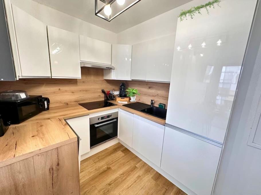 dishwasher, oven, kitchen