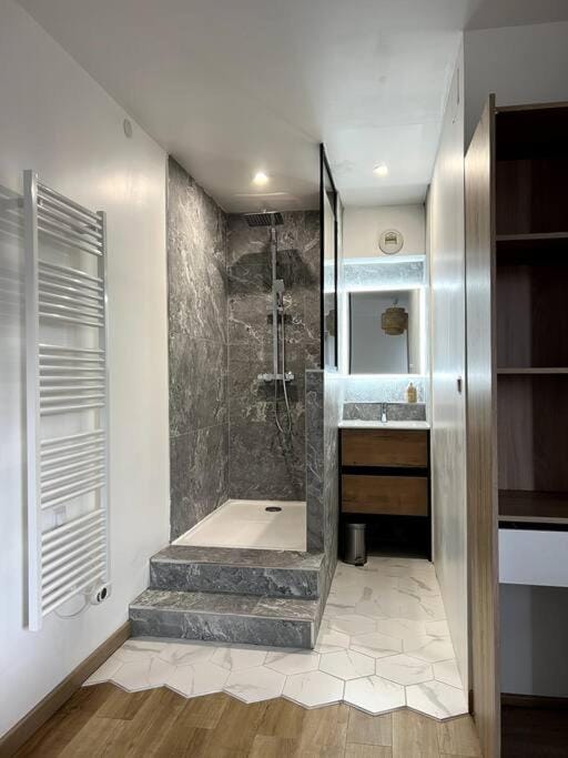 Shower, Bathroom, Bedroom
