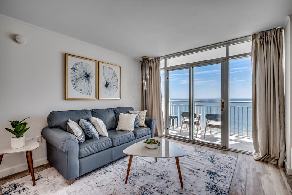 Natural landscape, Balcony/Terrace, Living room, Sea view