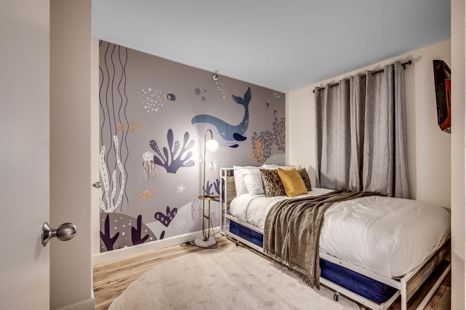 Bed, Photo of the whole room, Bedroom