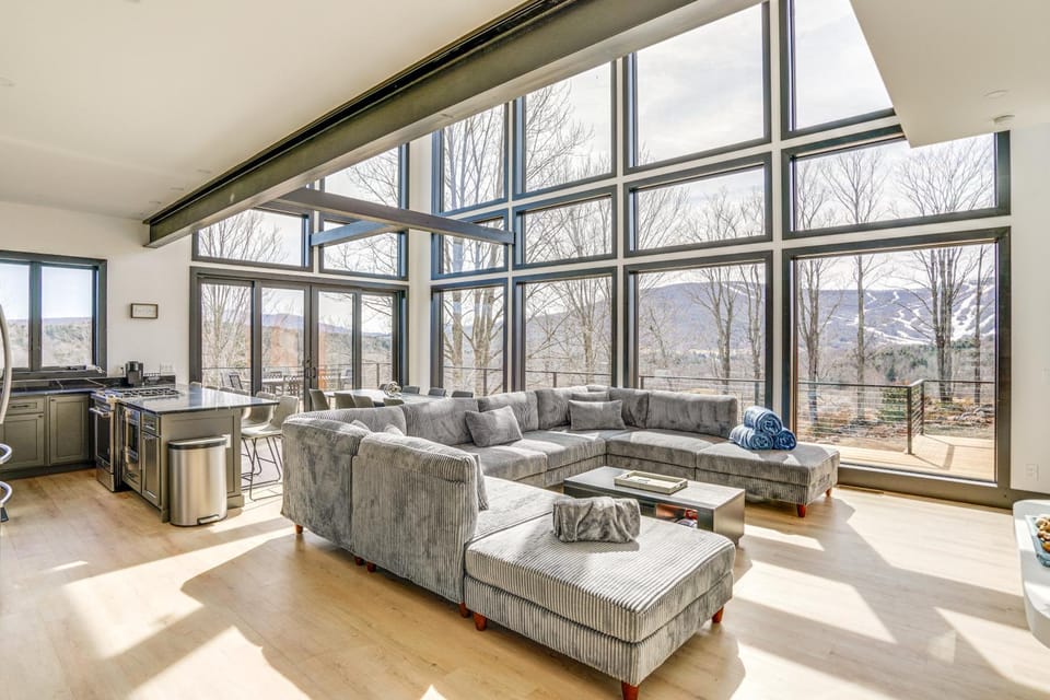 Custom Windham Mtn Villa w/ Pool, Theater & Views! Villa in Windham