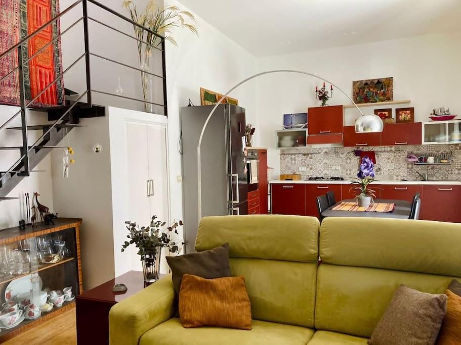 Kitchen or kitchenette, Living room, Dining area, minibar, pet friendly, stove