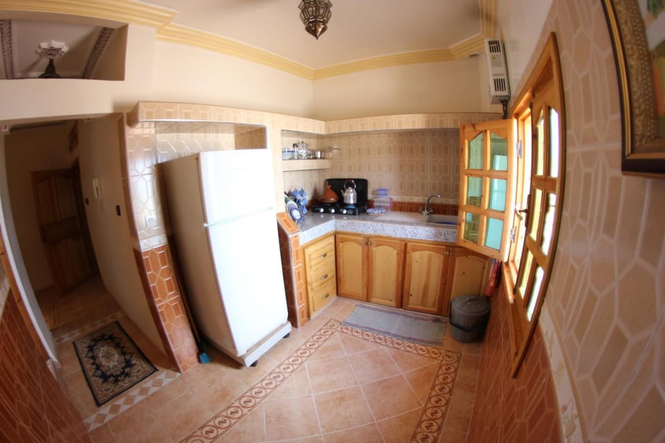 Kitchen or kitchenette, minibar, pet friendly, stove