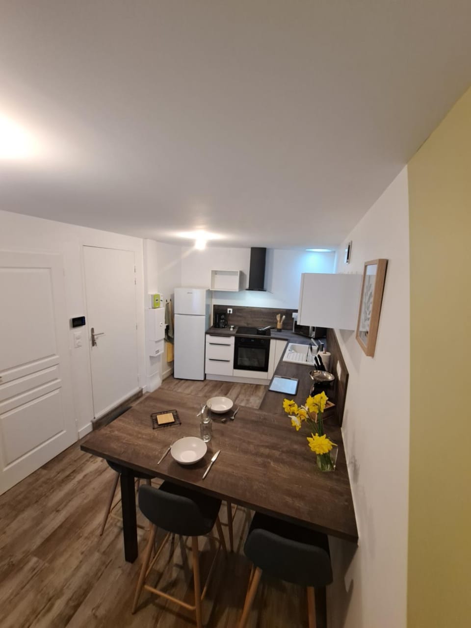 Kitchen or kitchenette, Dining area, minibar, pet friendly, stove