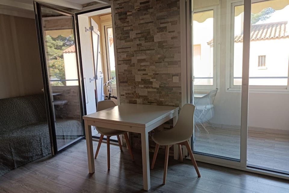Beautiful dwelling close to the sea Apartment in Sanary-sur-Mer