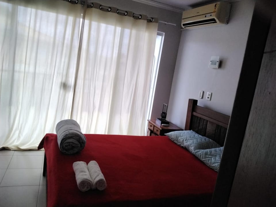 Bed, Photo of the whole room, air conditioner