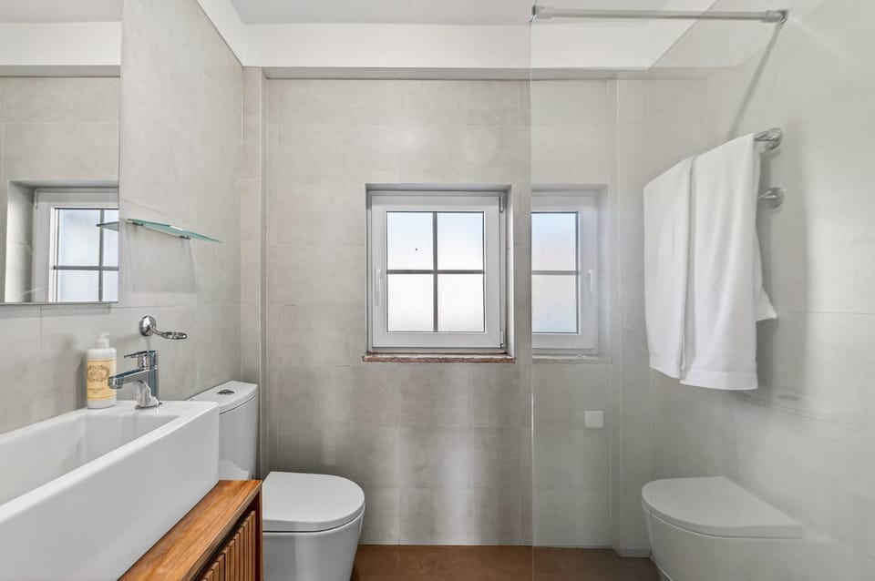 Stylish Lisbon Apartment in Alfama w/ Heating Apartment in Lisbon
