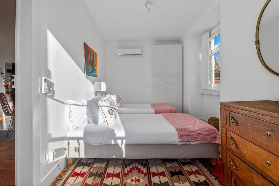 Stylish Lisbon Apartment in Alfama w/ Heating Apartment in Lisbon
