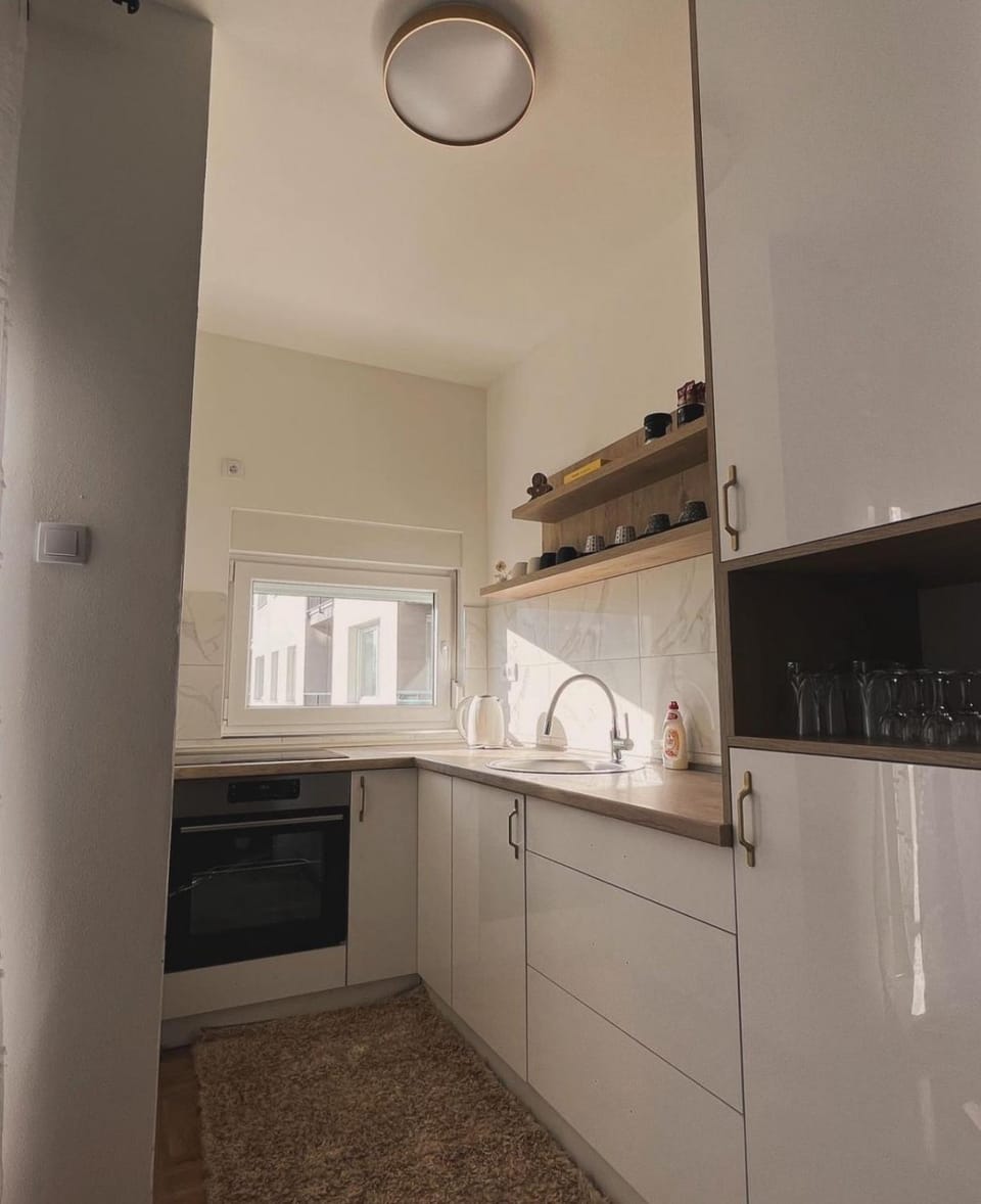 Kitchen or kitchenette, pet friendly, stove