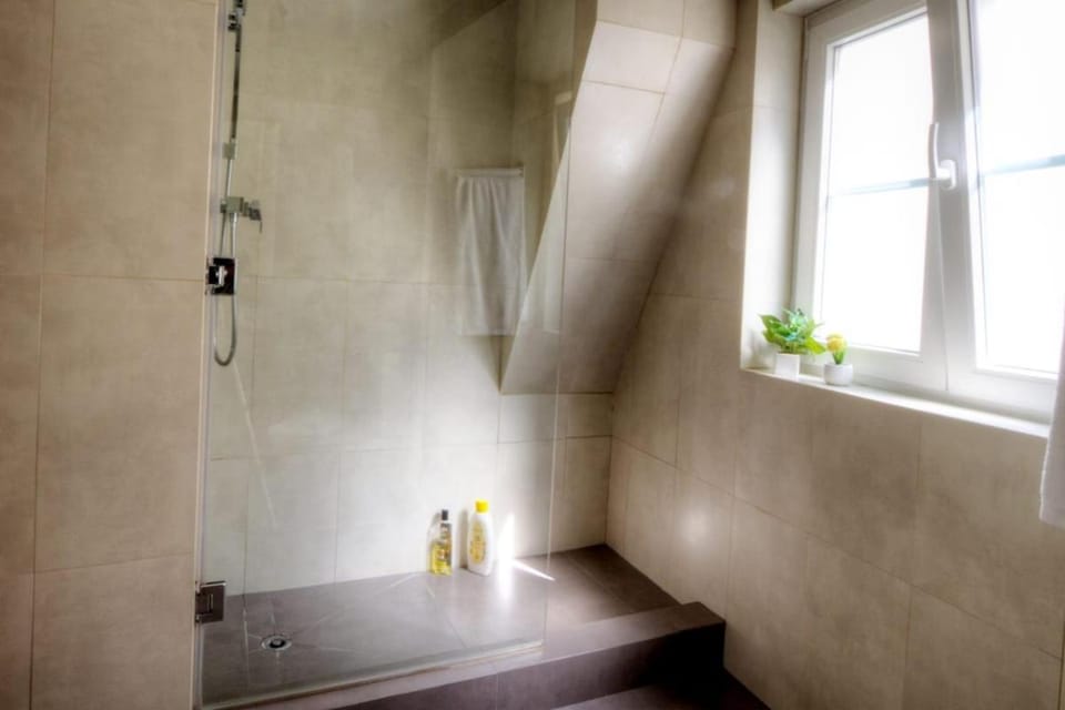 Beautiful Studio in Historic Alfama with AC Apartment in Lisbon