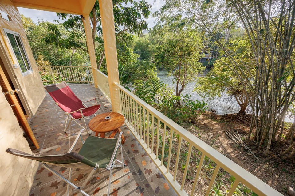 Balcony/Terrace, River view