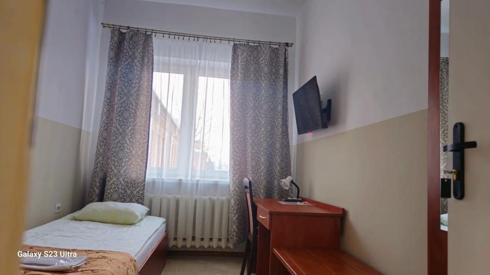 Bed, TV and multimedia, Photo of the whole room, Evening entertainment, Bedroom