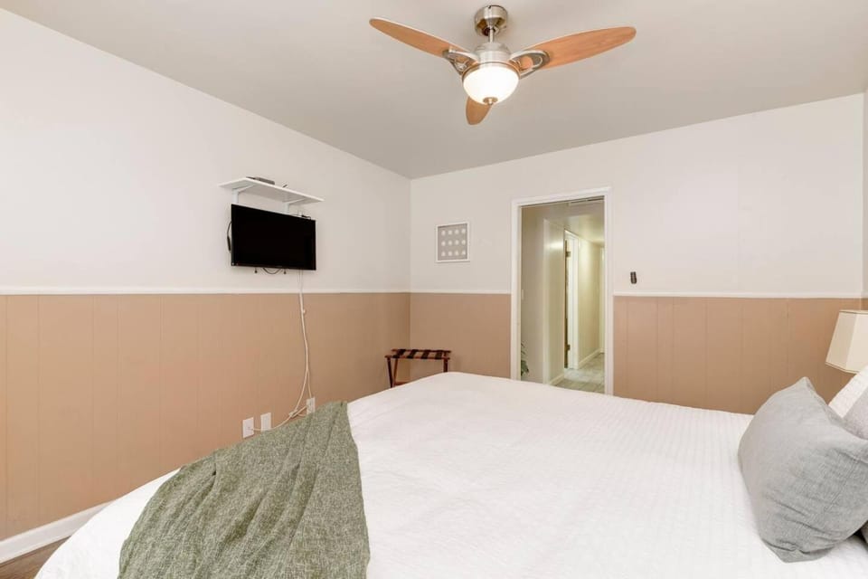 Perla D'Italia -1BR- FREE Driveway Parking -1 Car Apartment in San Diego