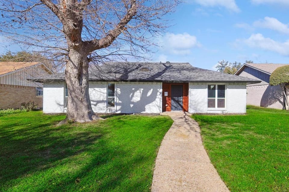 Dallas Retreat House in Dallas