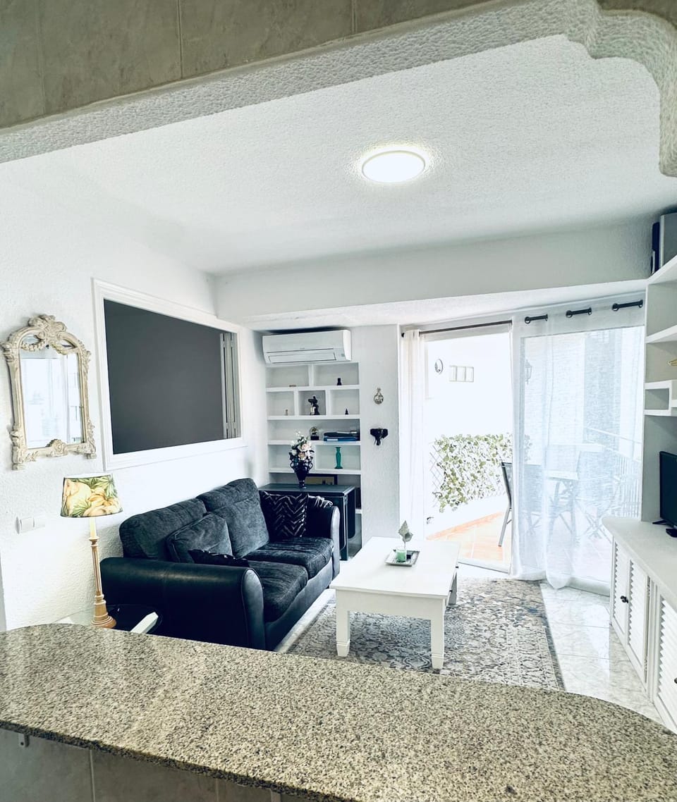 Living room, Photo of the whole room, Seating area