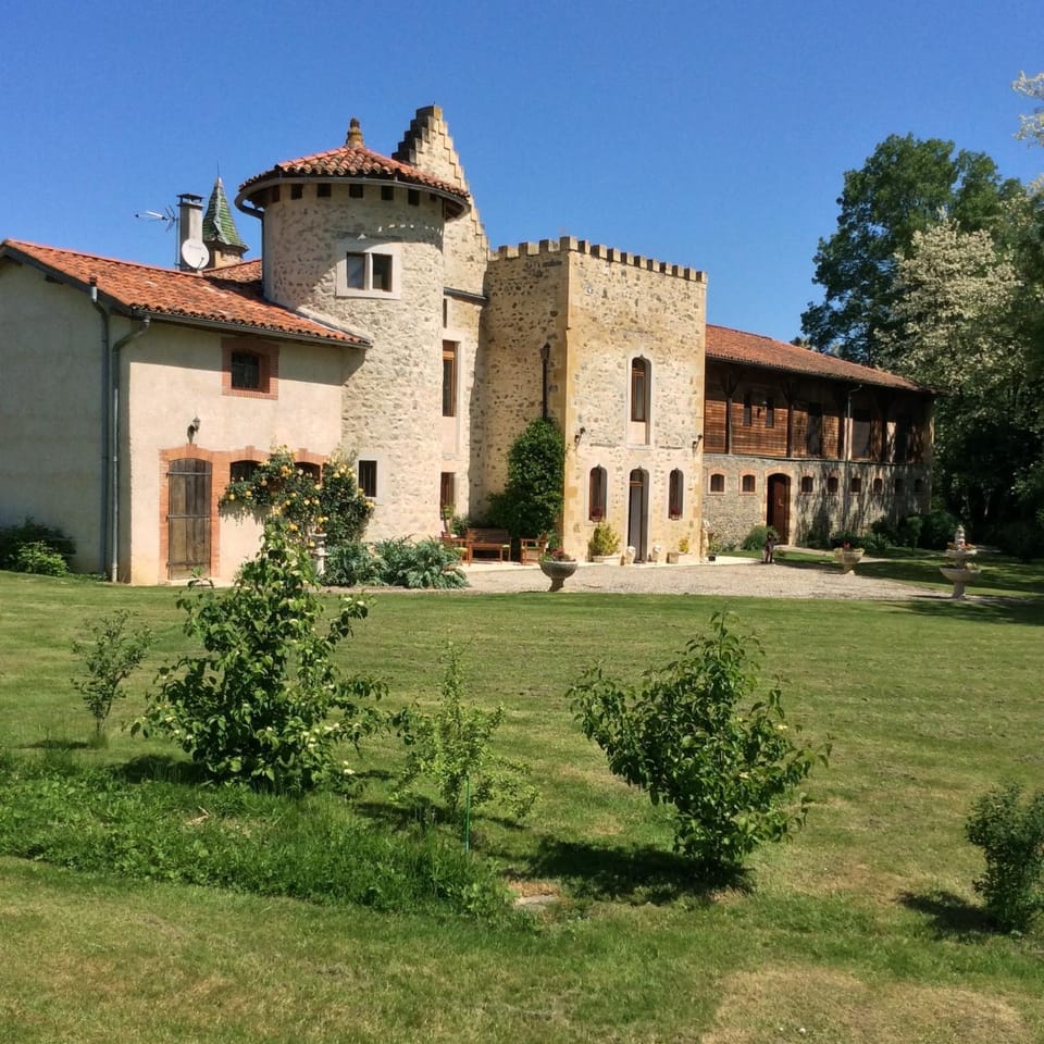 Domaine du Val de Soux Bed and Breakfast in Occitanie