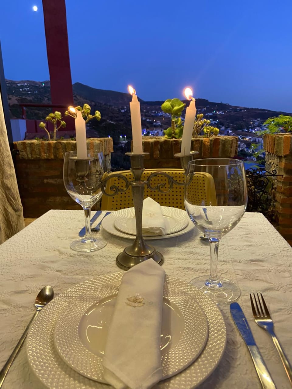 Restaurant/places to eat, Balcony/Terrace