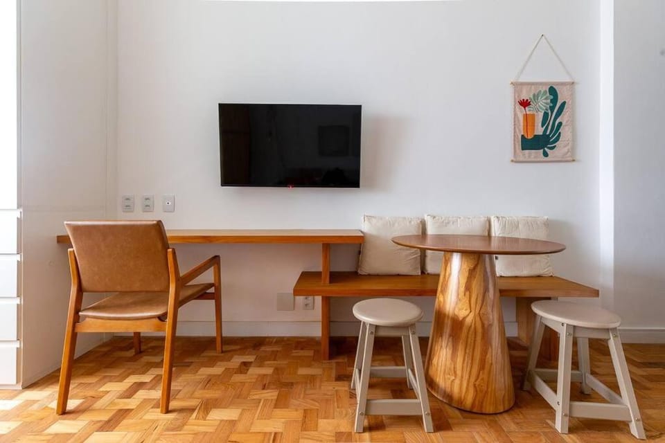 CurtaCopacabana: Studio novo, completo, 3qds praia Apartment in Rio de Janeiro