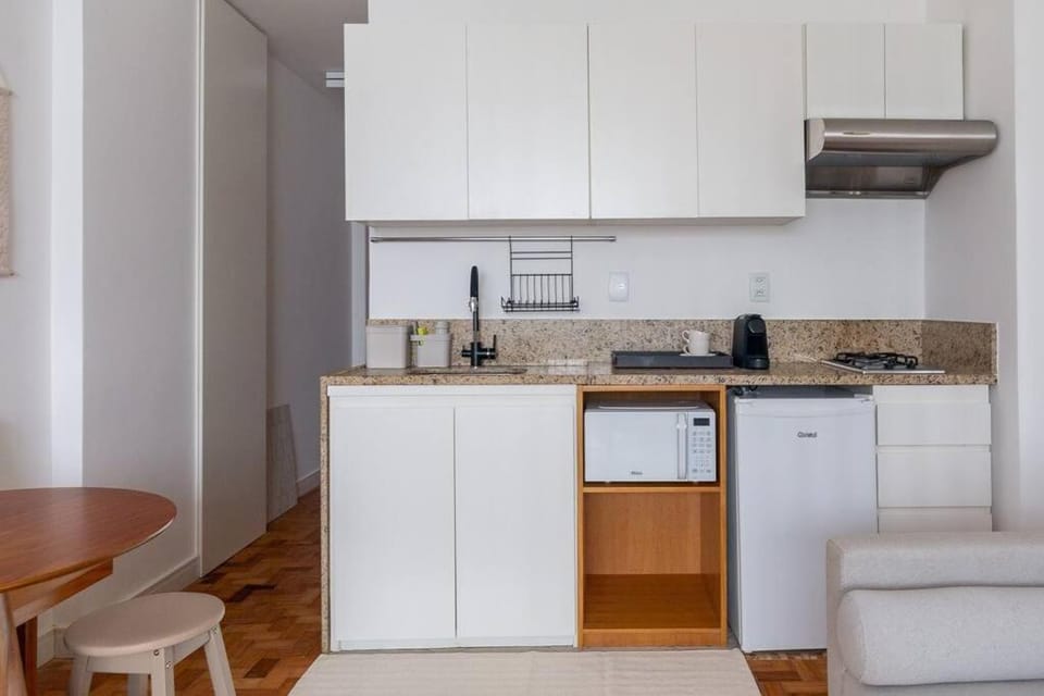 CurtaCopacabana: Studio novo, completo, 3qds praia Apartment in Rio de Janeiro