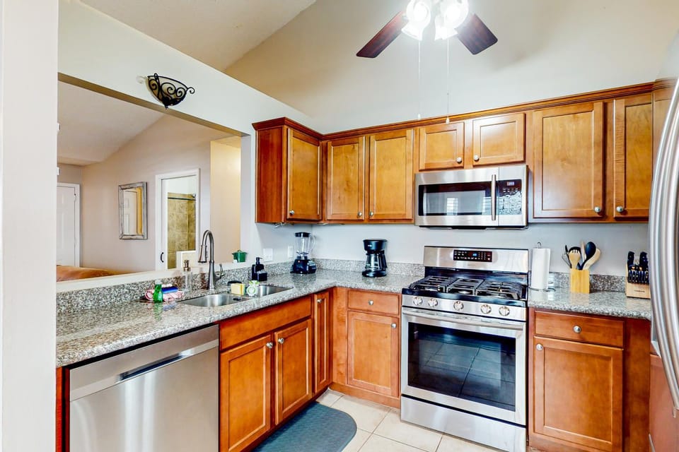 Dog-Friendly Yard! Retreat 11 Mi to Destin & Beach House in Alabama