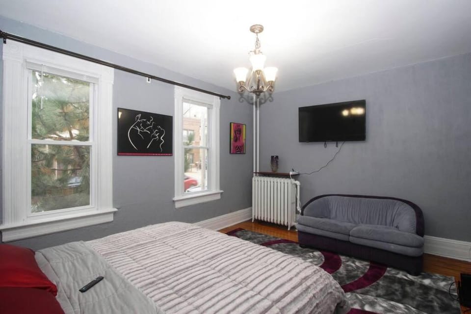 Renovated Brady St. Classic Apartment in Milwaukee
