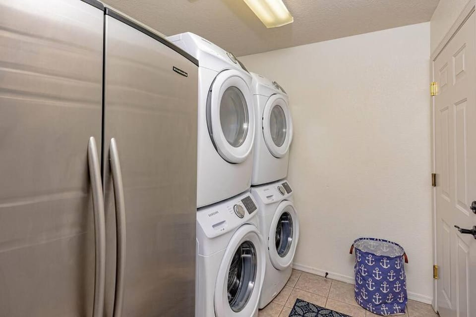 Anchor House Pool Spa Game Room Sleeps 22 House in Lake Havasu City
