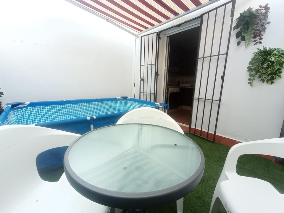 Patio, Swimming pool