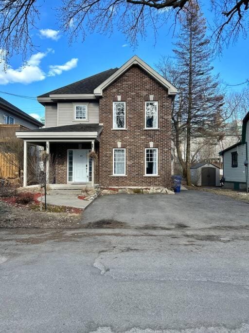 3BR House 6 Guests Near Water Villa in Laval