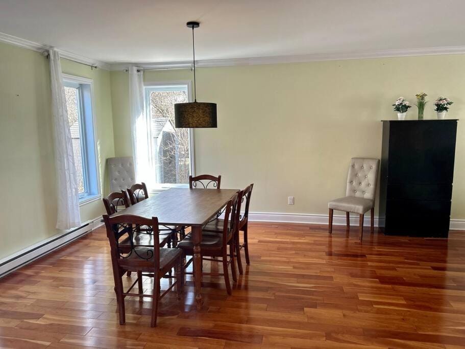 3BR House 6 Guests Near Water Villa in Laval