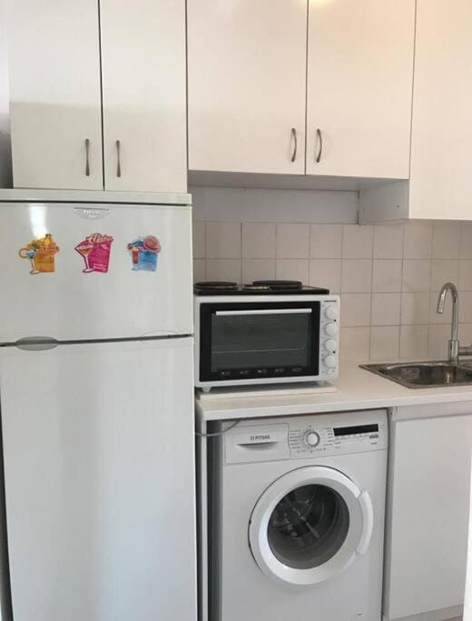 Kitchen or kitchenette, dishwasher, pet friendly, stove, washing machine
