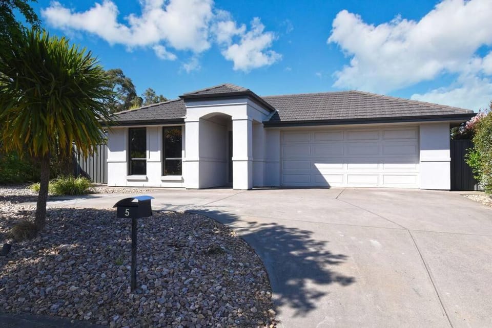 Entire home in Mount Barker House in Mount Barker