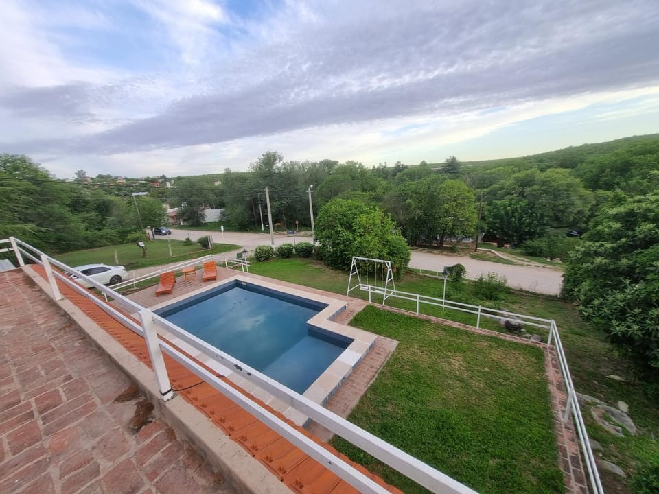 Swimming pool, internet