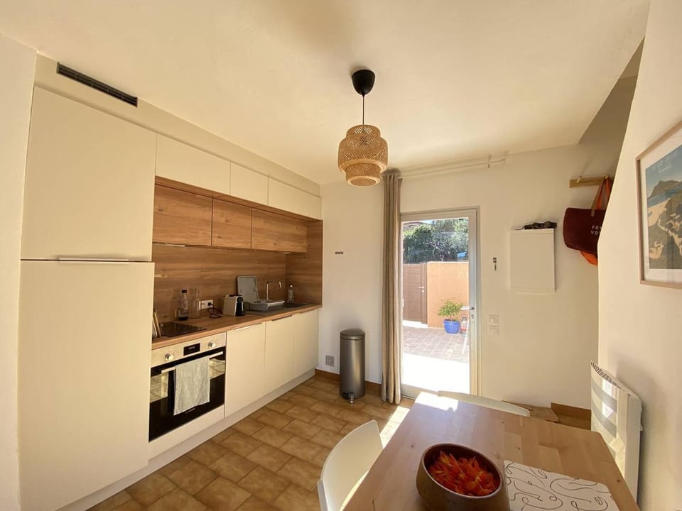 Mazet rénové avec piscine, tennis, 2 terrasses à Cavalaire-sur-Mer. - FR-1-100-333 House in Cavalaire-sur-Mer