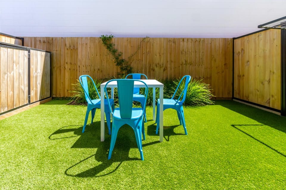 Patio, Day, Garden, Seating area, Garden view