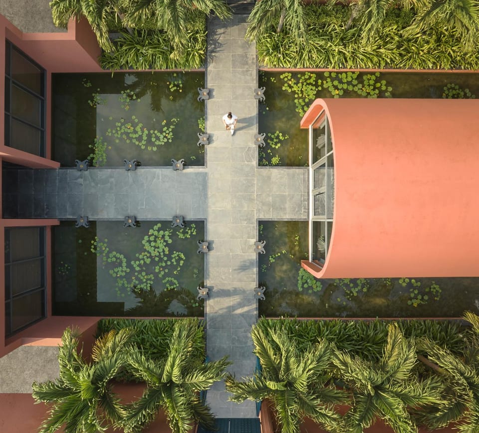 Property building, Spa and wellness centre/facilities