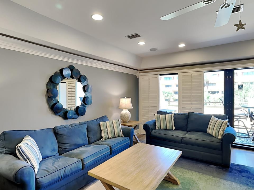 Balcony/Terrace, Living room, Seating area, furniture