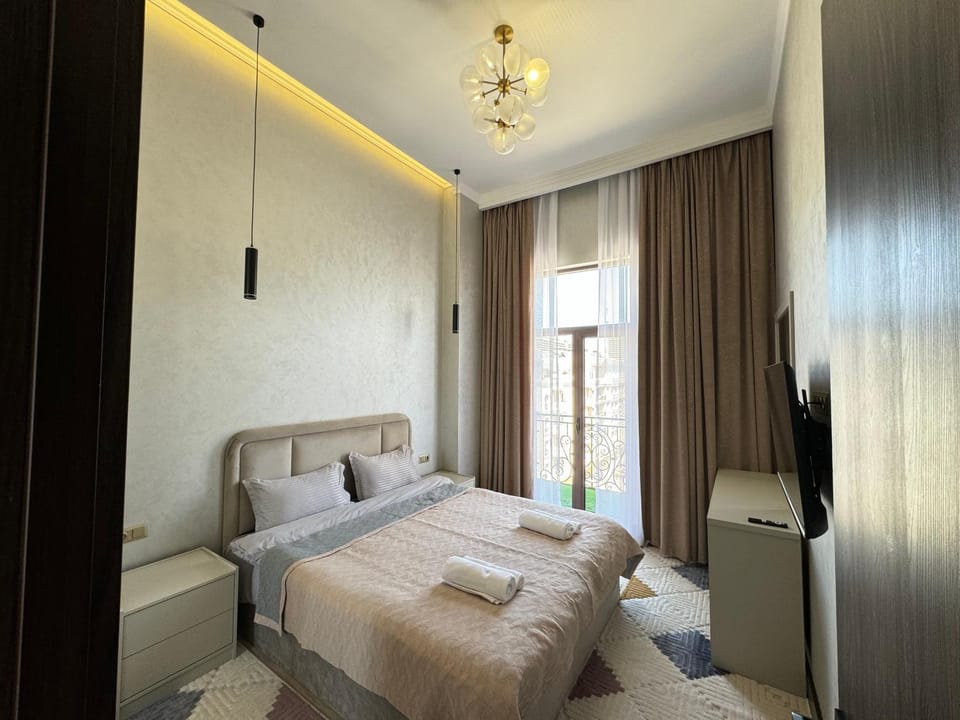 Bed, TV and multimedia, Bedroom, wardrobe
