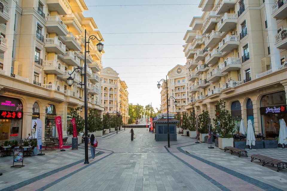 Property building, Neighbourhood, City view, Street view, Location