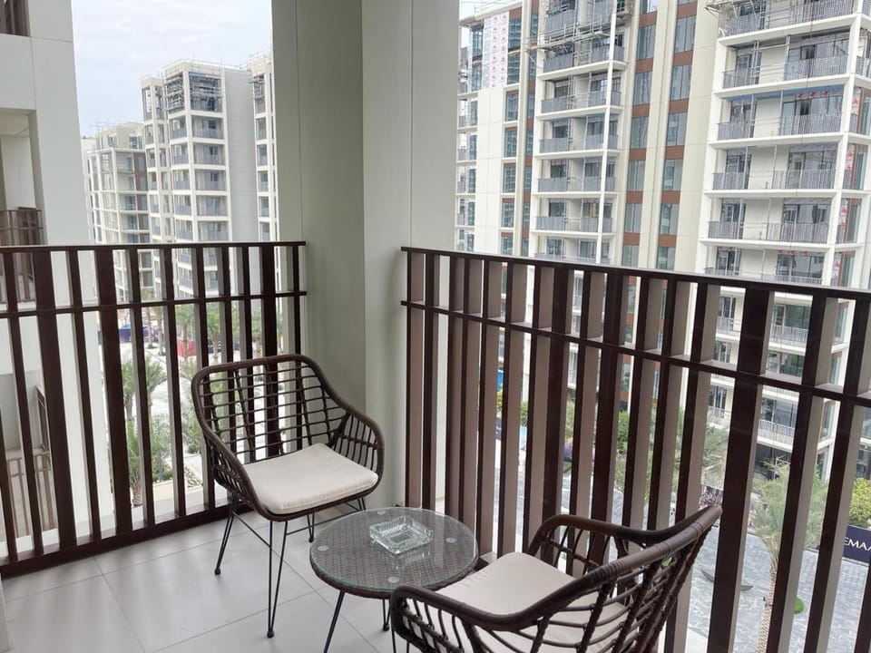 Pearl of Creek Beach: 1BR Luxury Beach Apartment Apartment in Dubai