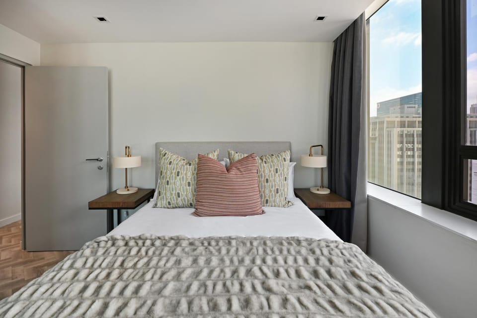 15th Floor Two Bed Panoramic City Views and Modern Apartment in Cape Town