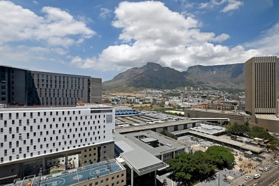 15th Floor Two Bed Panoramic City Views and Modern Apartment in Cape Town
