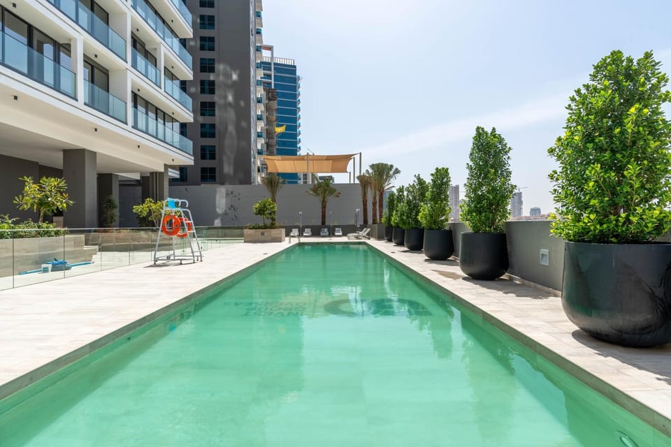 Day, Swimming pool, sunbed